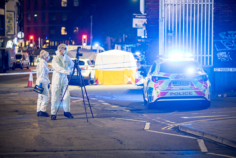Man stabbed to death in Bristol - manhunt ongoing for perpetrator