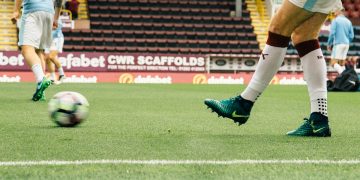 Gambling Advertisements During Premier League Opening Weekend Surge Nearly Threefold Compared to Last Year