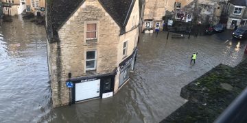 Bradford on Avon impassable as River Avon floods town