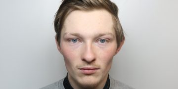 Man with links to Swindon hunted by police over stabbing