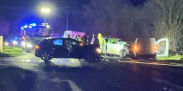 Major road near Swindon gridlocked after ‘nasty’ crash near pub