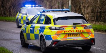 Woman falls to ground after attempted robbery in Swindon street