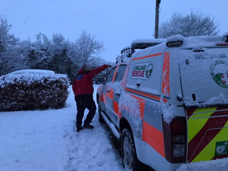 Wiltshire Search and Rescue deployed to help hopsital in snow