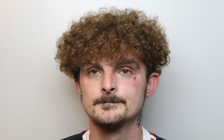 Police hunt Swindon assault suspect and warn ‘do not approach’