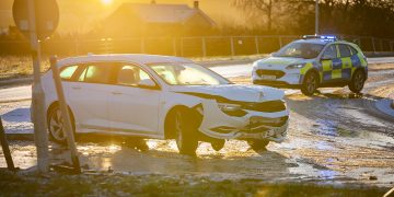 Police closed Chippenham road after seven vehicles crash in snow