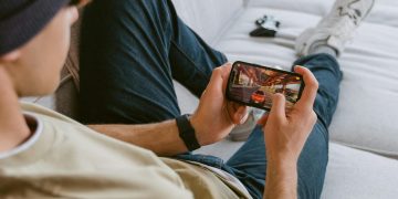 Mobile Gaming is Becoming a Real Contender in the UK Gaming Markets