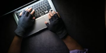 Simple Online Safety Habits To Get Into In 2025