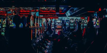 Aviator: Learn All About the Famous Casino Game 
