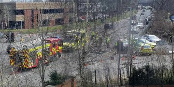 Major route in Swindon blocked following two-vehicle crash