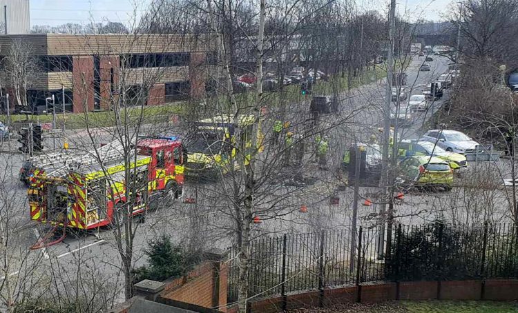 Major route in Swindon blocked following two-vehicle crash