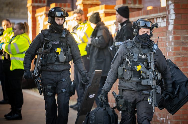 Gun-wielding suspect, 23, arrested after incident in Faringdon