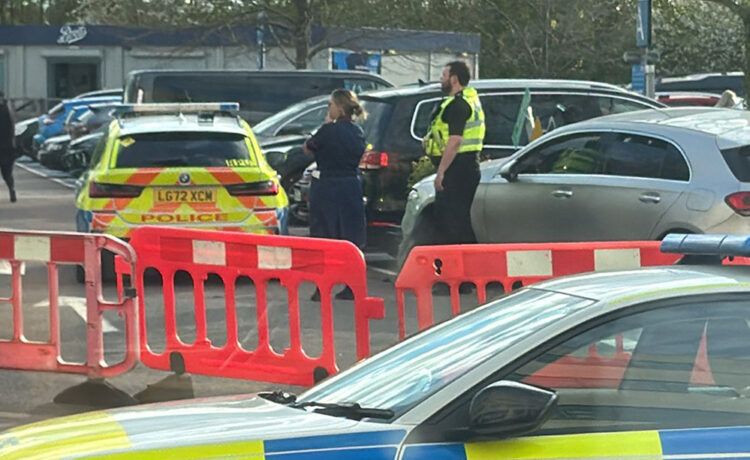 Police swarm Great Western Hospital as car crashes in ‘chase’