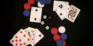 How Online Casino Incentives are Winning Over Traditional Venues