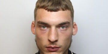 ‘Do not approach’ Swindon assault suspect wanted by police