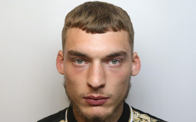 ‘Do not approach’ Swindon assault suspect wanted by police