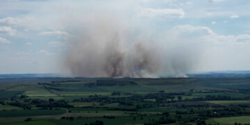 Significant smoke plume as huge fire takes hold on Salisbury Plain