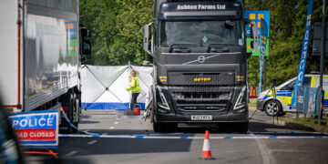 Motorcyclist killed in crash on A350 as police launch probe