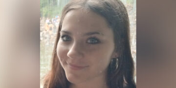 Swindon teen in dressing gown goes missing as police search