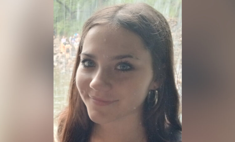 Swindon teen in dressing gown goes missing as police search