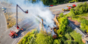 A420 closed in Swindon as firefighters battle major fire