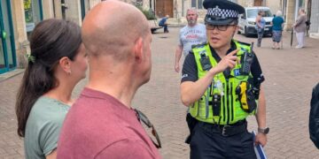 Inspector Ho Tsang speaking to members of the public in Trowbridge