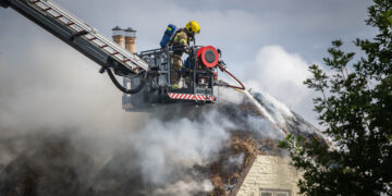 60 firefighters battle blaze involving thatched cottage near Lacock