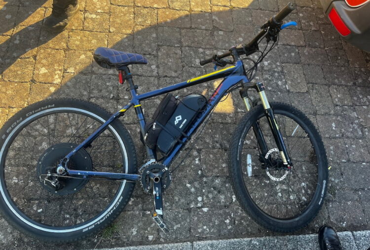Swindon teens on illegal e-bikes lose ‘street credit’ in police stop