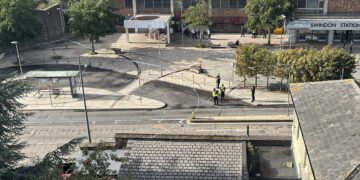 Possible explosive device sparks cordon outside Swindon station