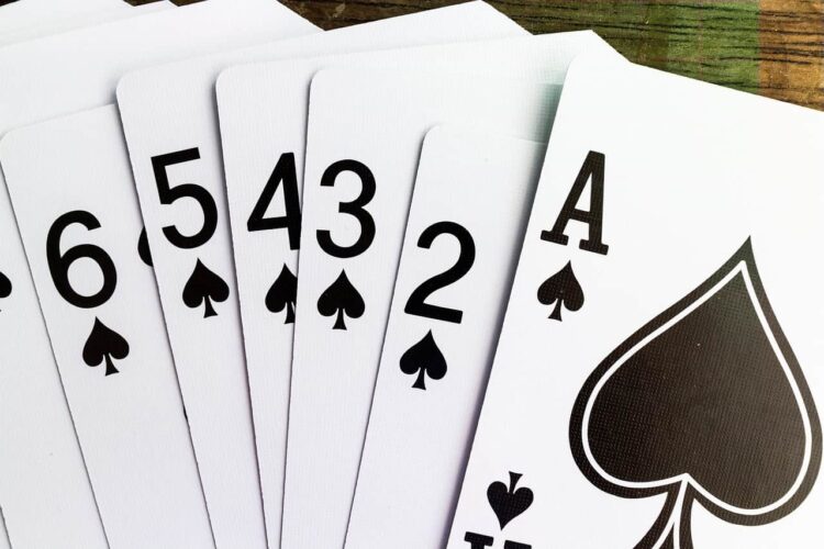 Is card counting possible in online blackjack?