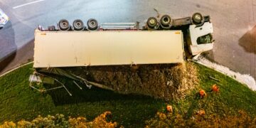 Driver arrested after flipping lorry on roundabout in Chippenham