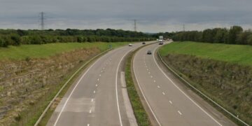 Range Rover driver goes wrong way down A417 near Cirencester