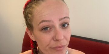 Calne woman who assaulted Wiltshire Police officer fined £140