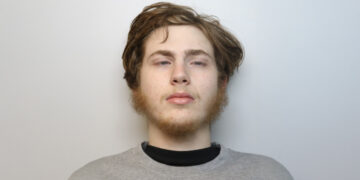 Man who risked lives in dangerous pursuit through Swindon jailed