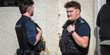 Illegal immigrants arrested after Home Office raid A419 property