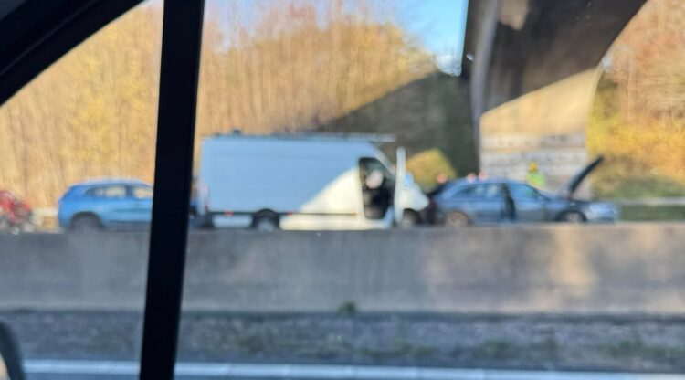 Emergency services race to another crash on M4 – near fatal scene