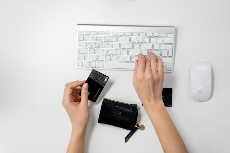 The Digital Wallet Generation: How Young Adults Are Redefining Spending