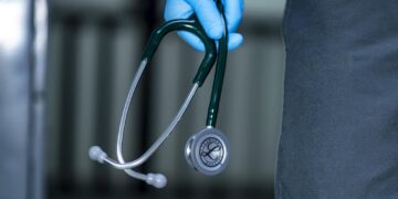 NHS phone scam warning as fraudsters target GP patients