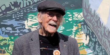 Famous Swindon artist Ken White dies on Christmas Eve aged 82