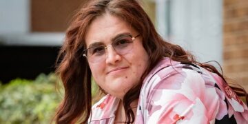 Woman caught with hundreds of child abuse images avoid prison