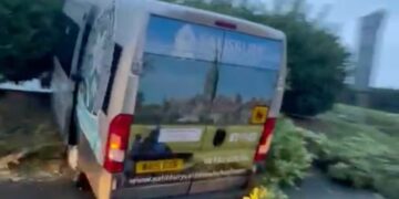 School thanks hotel staff for helping driver and pupils after crash