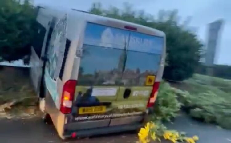 School thanks hotel staff for helping driver and pupils after crash