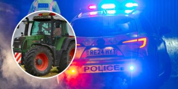 A350 closed by police after tractor breaks down and blocks route
