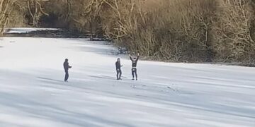 ‘Tragedy waiting to happen’ – more children seen on frozen lake
