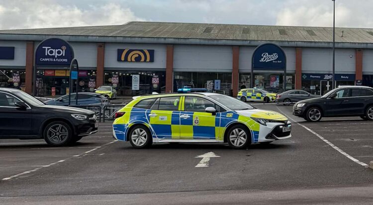 Bomb squad called in as ‘ammunition’ handed into Swindon shop