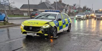 Police officer hurt in crash while responding to 999 call in Swindon