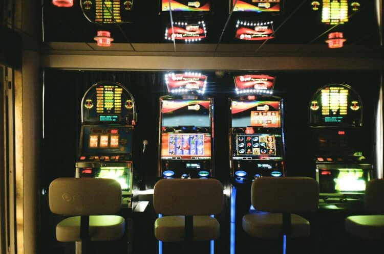 How Dependent is Online Gambling Sessions on the Season?