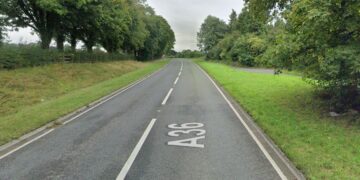 A36 blocked as police respond to jackknifed lorry near Wiltshire