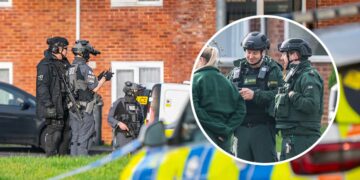 Four men arrested after armed police swarm street in Swindon