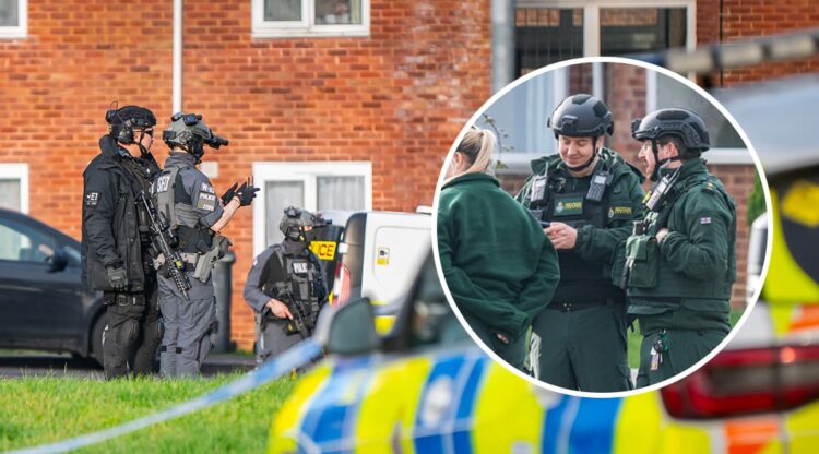 Four men arrested after armed police swarm street in Swindon