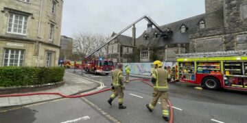 Firefighters battle blaze at derelict Mechanics’ Institute in Swindon